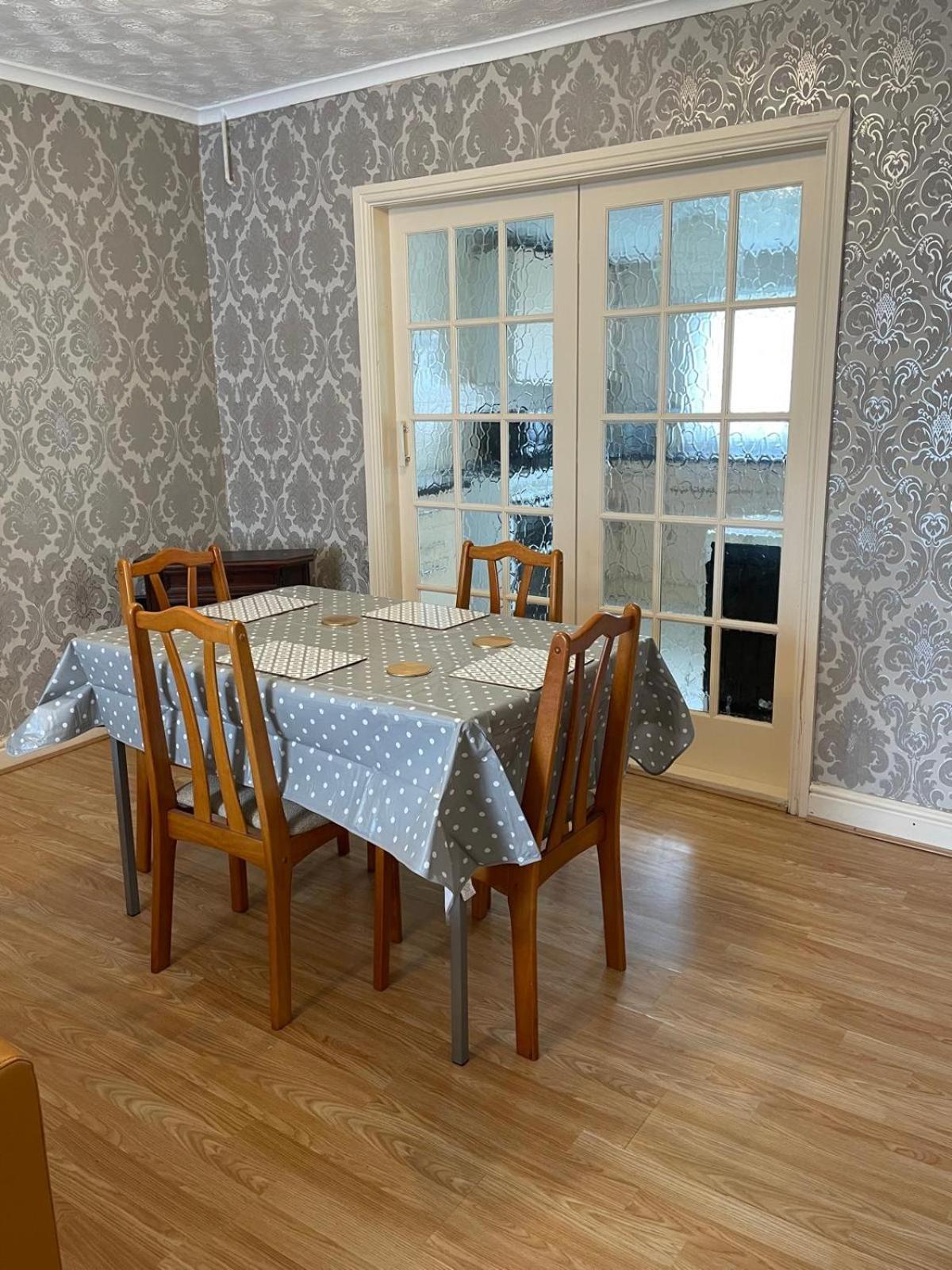 Room Only Guest Accommodation, Guest House Self Catering Bangor Kültér fotó